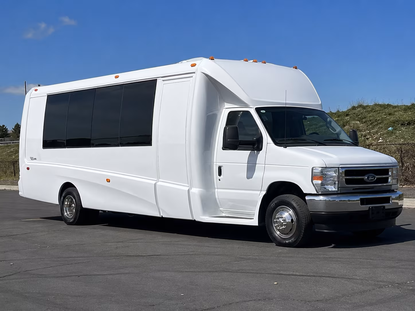 wedding shuttle buses for menifee and temecula valley celebrations
